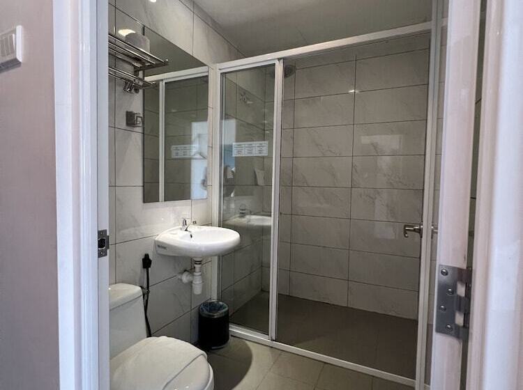 Quarto Premium, Zone Hotels, Telok Panglima Garang