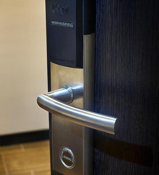 Quarto Deluxe Individual, Zone Hotels, Telok Panglima Garang