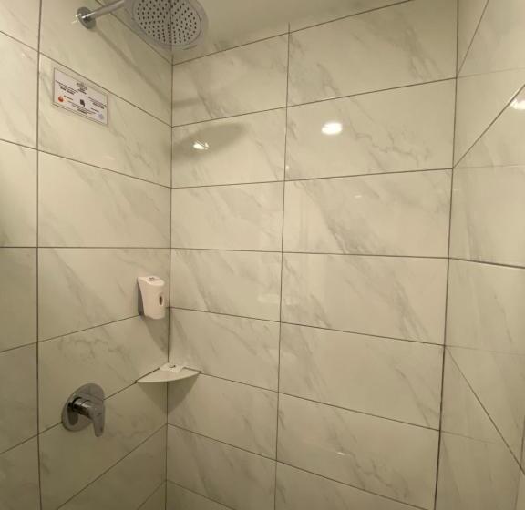 Quarto Premium, Zone Hotels, Telok Panglima Garang