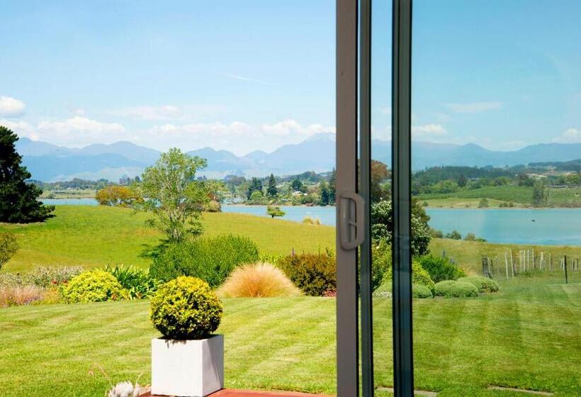 스탠다드 룸 바다 전망, 117 Higgs Room With A View