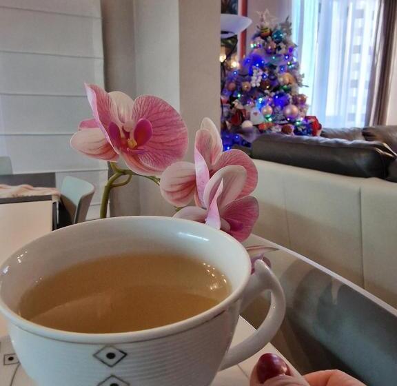 اتاق خانوادگی, Le Rose Di Santina