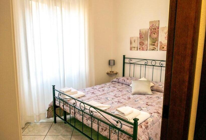 غرفة عائلية, Le Rose Di Santina