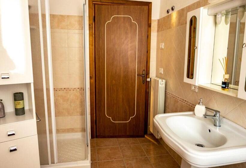 غرفة ديلوكس, Le Rose Di Santina