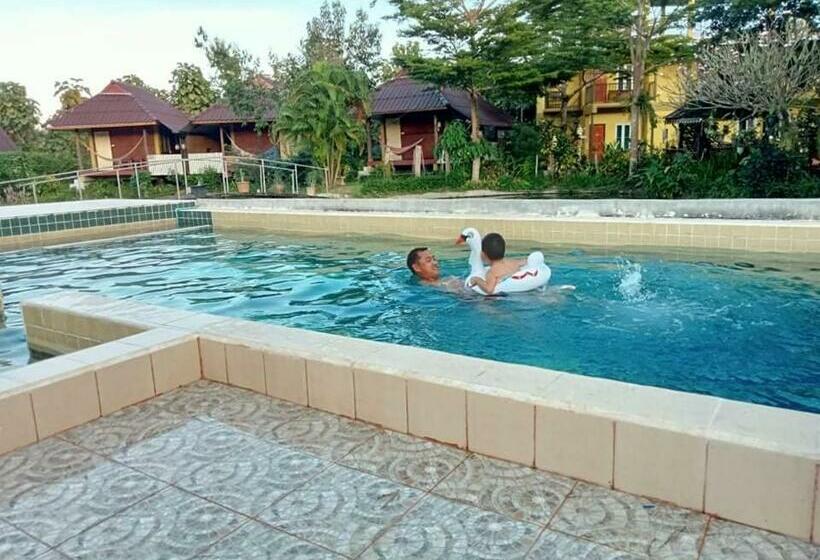 חדר סטנדרט נוף לבריכה, Jj&j Garden