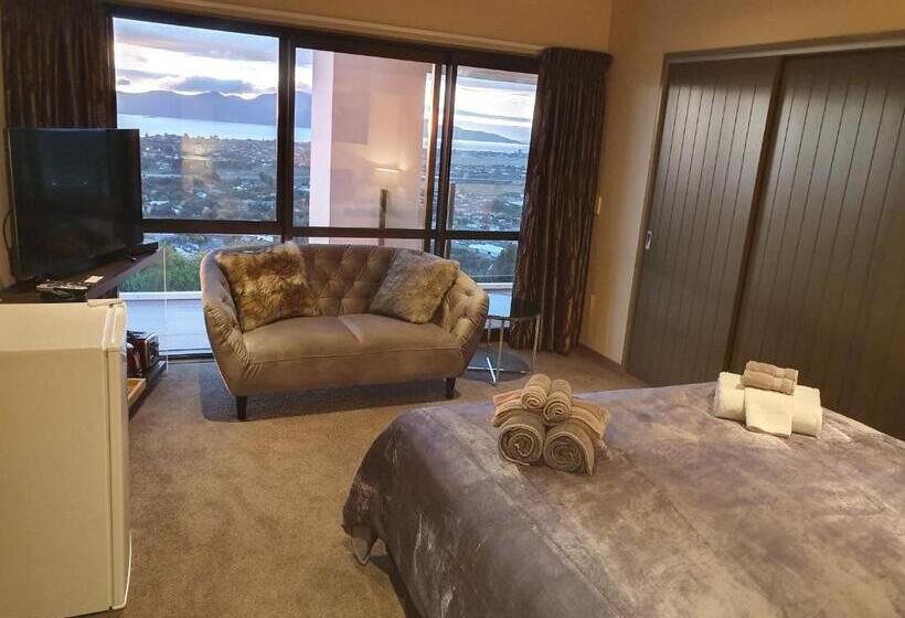 اتاق لوکس با بالکن و چشمانداز دریا, White House