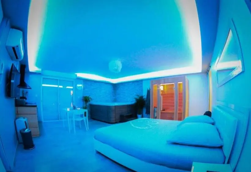 キングサイズベッドのスーペリアルーム, Nuit Vip Spa Sauna Privatif