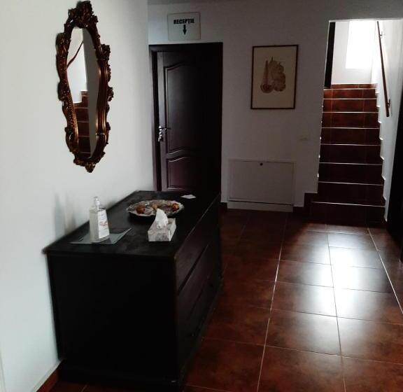 חדר סטנדרט לשלושה, Pensiunea Simona