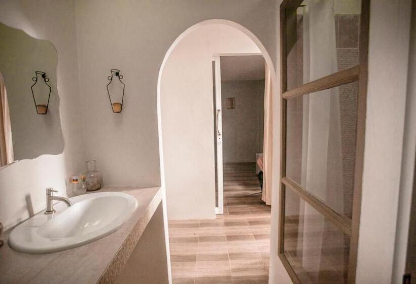 2间卧室的房子, Cozy Huts