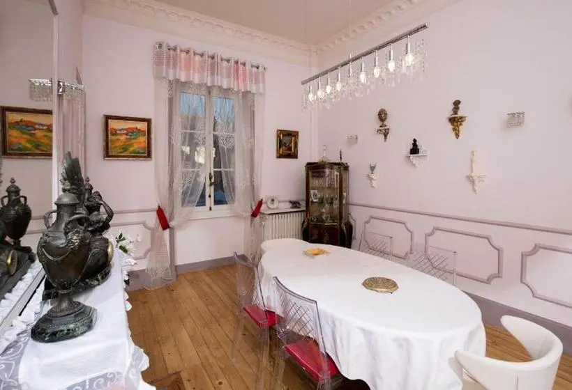 Camera Standard, Villa Dufresne
