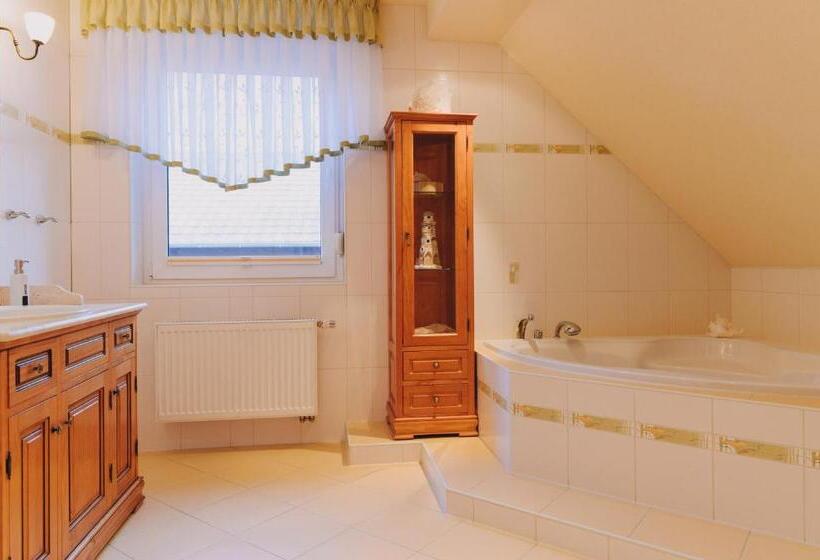 Студио Стандарт с Балконом, Pension Lehnigksberg