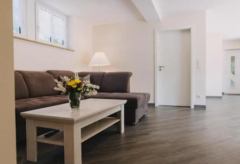 １ベッドルームハウス, Pension Lehnigksberg