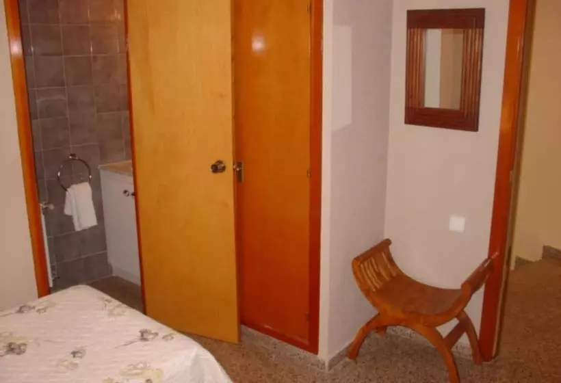 اتاق استاندارد, Hostal Restaurante Arasa
