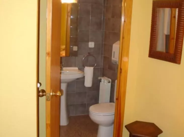 اتاق استاندارد, Hostal Restaurante Arasa