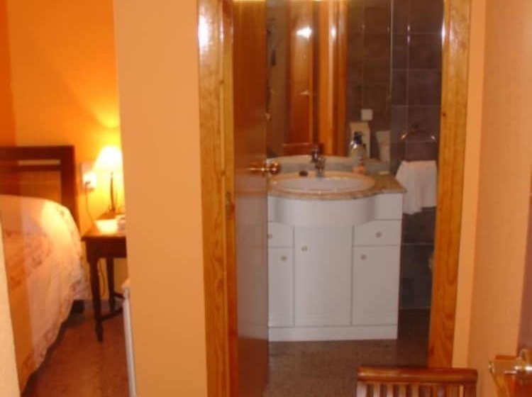 Номер Стандарт, Hostal Restaurante Arasa