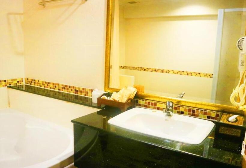 주니어 스위트, Aiyaree Place Hotel Sha Plus