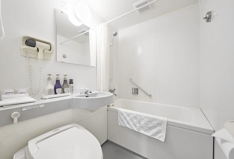 غرفة سوبيريور, Azat Naha