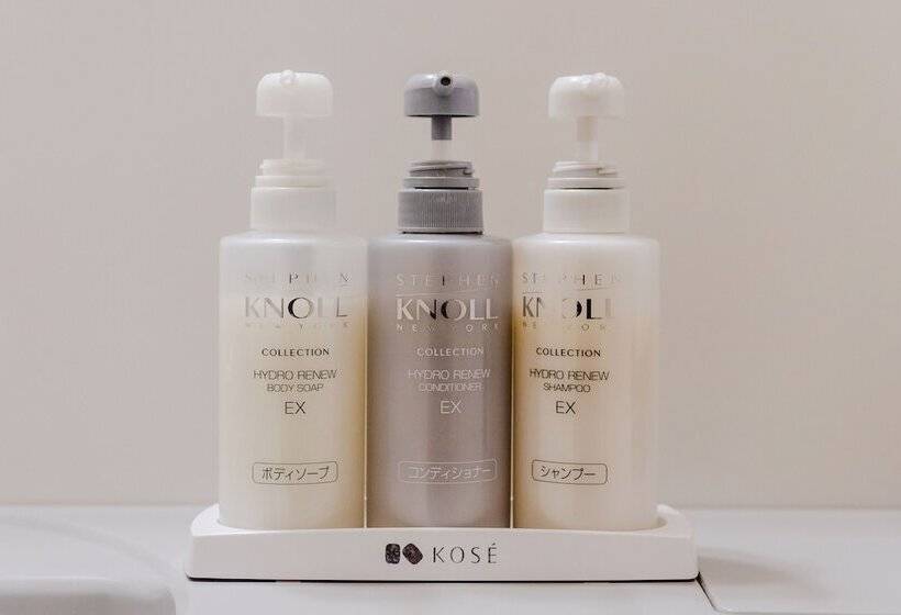 غرفة سوبيريور, Azat Naha