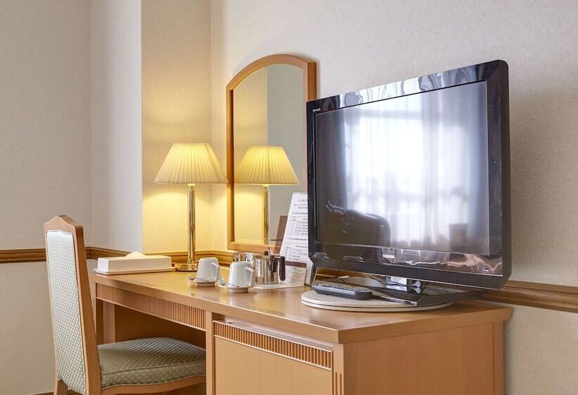 غرفة سوبيريور, Azat Naha