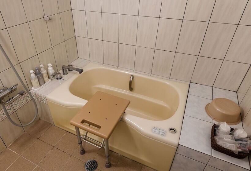 Номер Superior, Azat Naha