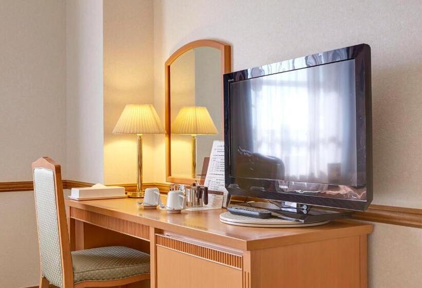 غرفة سوبيريور, Azat Naha