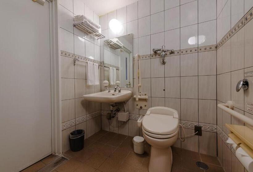 غرفة سوبيريور, Azat Naha