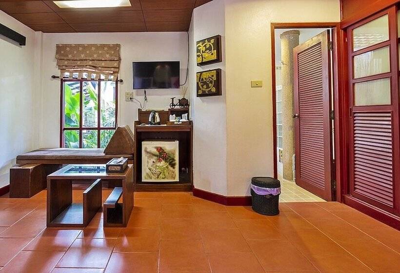 디럭스 룸, Bangtao Beach Chalet Resort