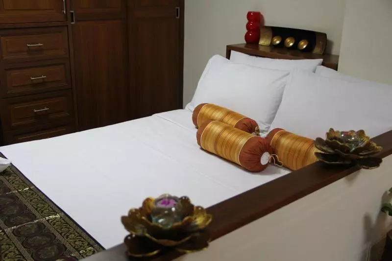 デラックスルーム, B.s. Court Hotel Sathorn