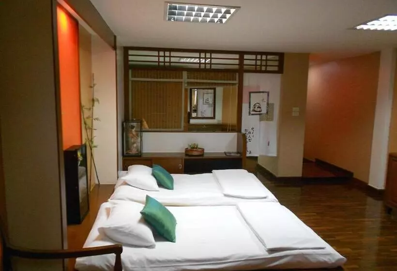 エグゼクティブファミリールーム, B.s. Court Hotel Sathorn