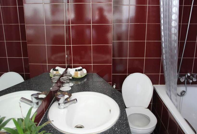 Номер Deluxe, B.s. Court Hotel Sathorn