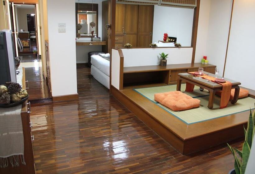 Номер Executive, B.s. Court Hotel Sathorn