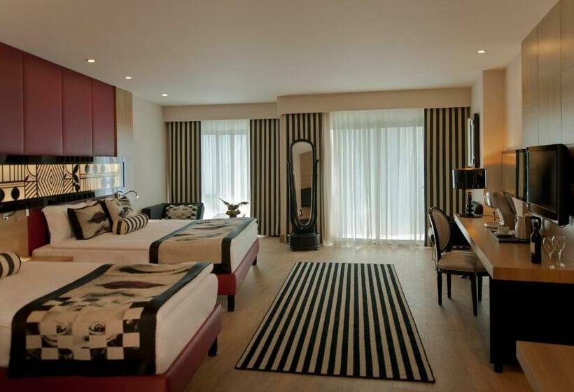 Junior Suite Side Sea View, Delphin Imperial Lara