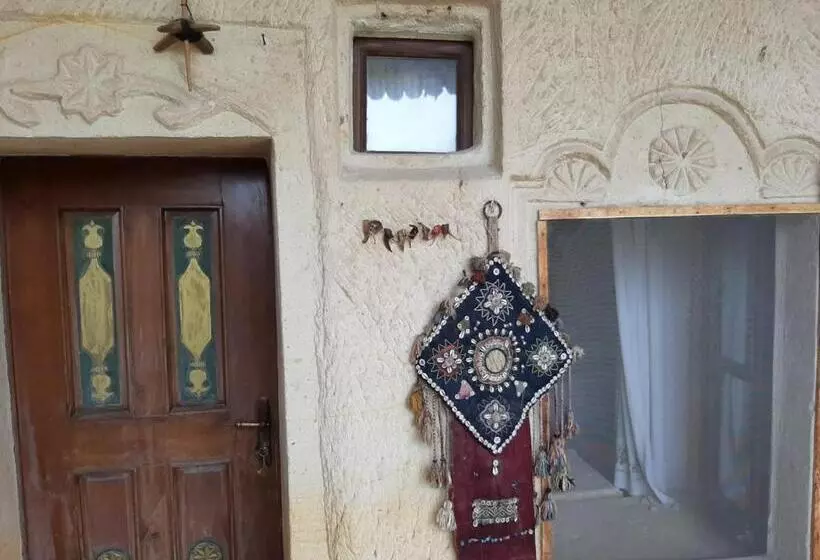 اتاق لوکس, Elkep Evi Cave