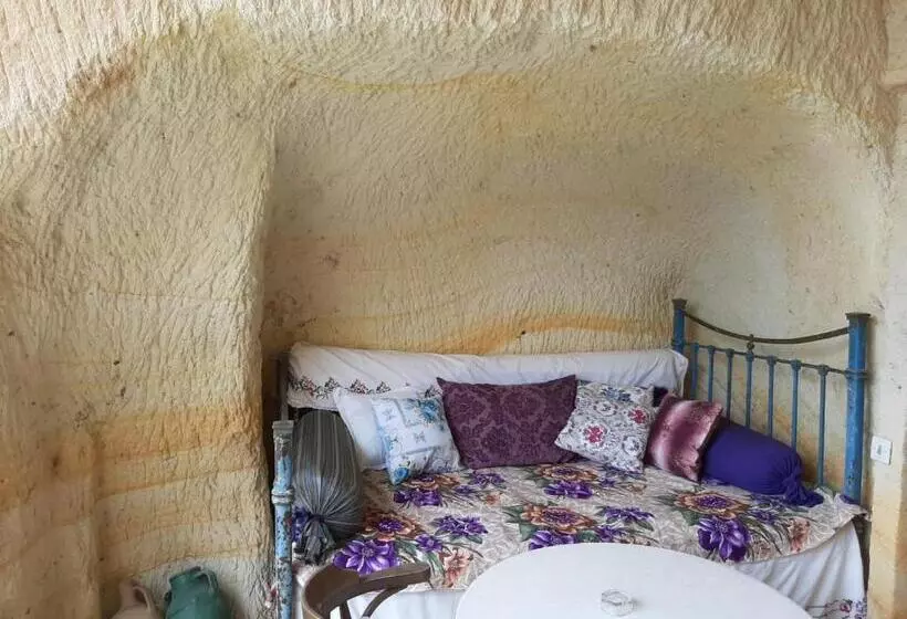 اتاق لوکس, Elkep Evi Cave
