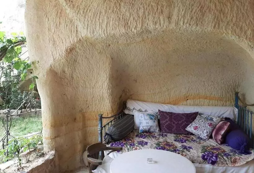 اتاق لوکس, Elkep Evi Cave