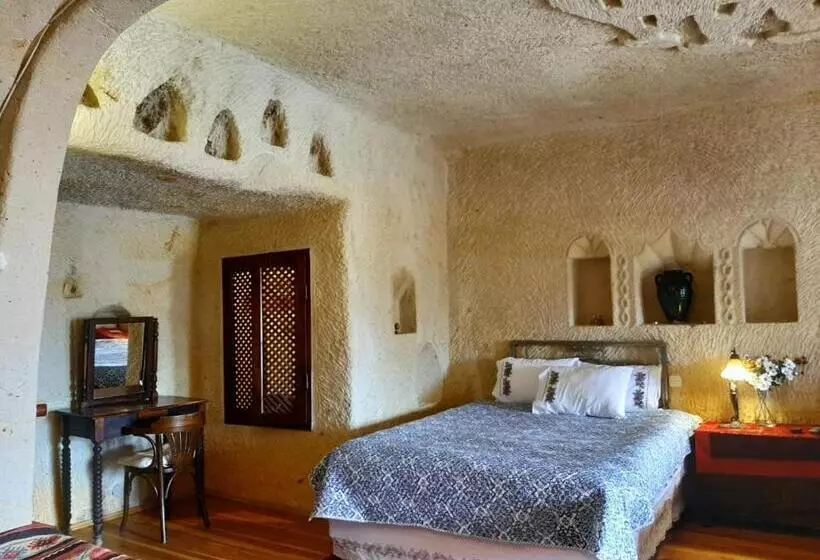اتاق لوکس, Elkep Evi Cave