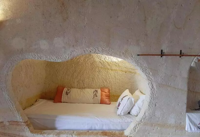 اتاق خانوادگی, Elkep Evi Cave