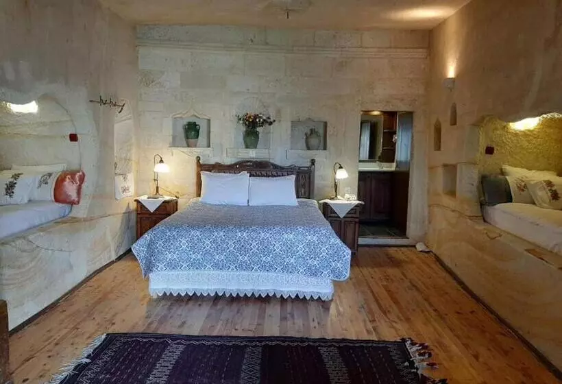 اتاق خانوادگی, Elkep Evi Cave