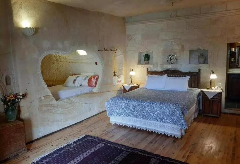 اتاق خانوادگی, Elkep Evi Cave