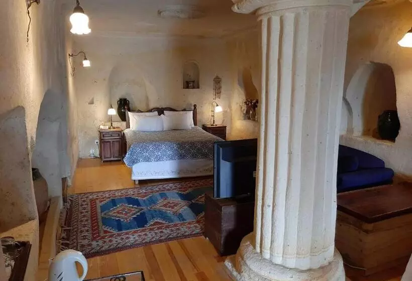 سوئیت جونیور با تراس, Elkep Evi Cave