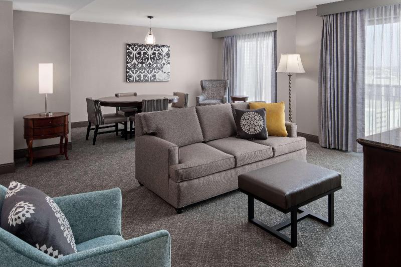 סוויטה עם נוף לנהר, Embassy Suites San Antonio Riverwalk Downtown