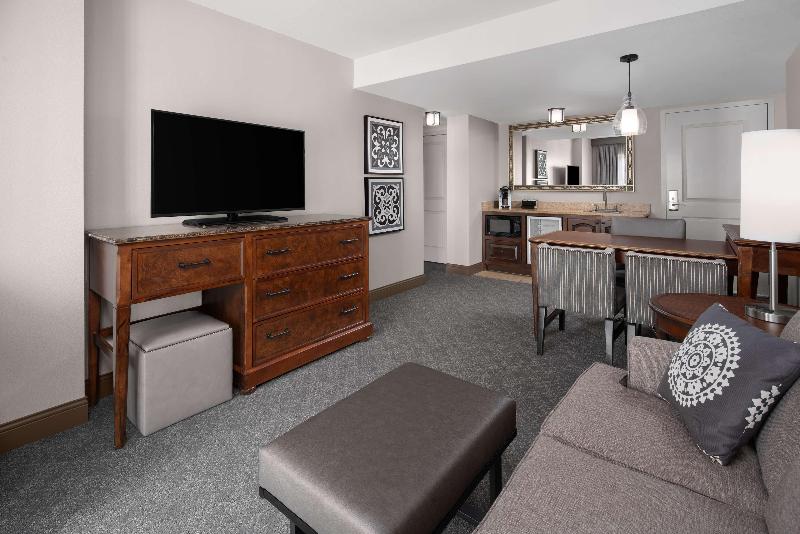 סוויטה עם נוף לנהר, Embassy Suites San Antonio Riverwalk Downtown