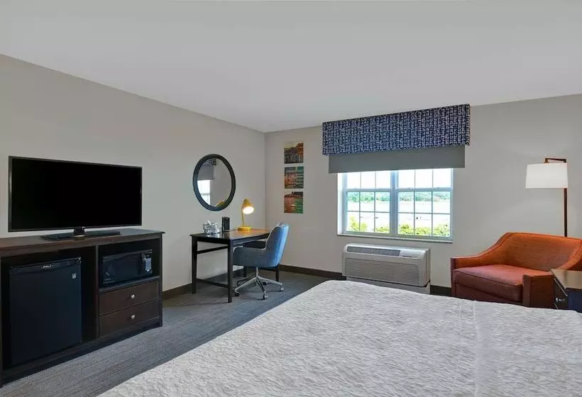 Standard-huone 2 Parivuodetta, Hampton Inn Bath