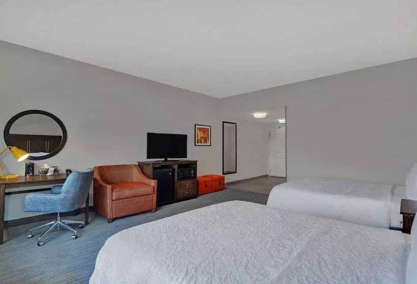 Standard-huone 2 Parivuodetta, Hampton Inn Bath
