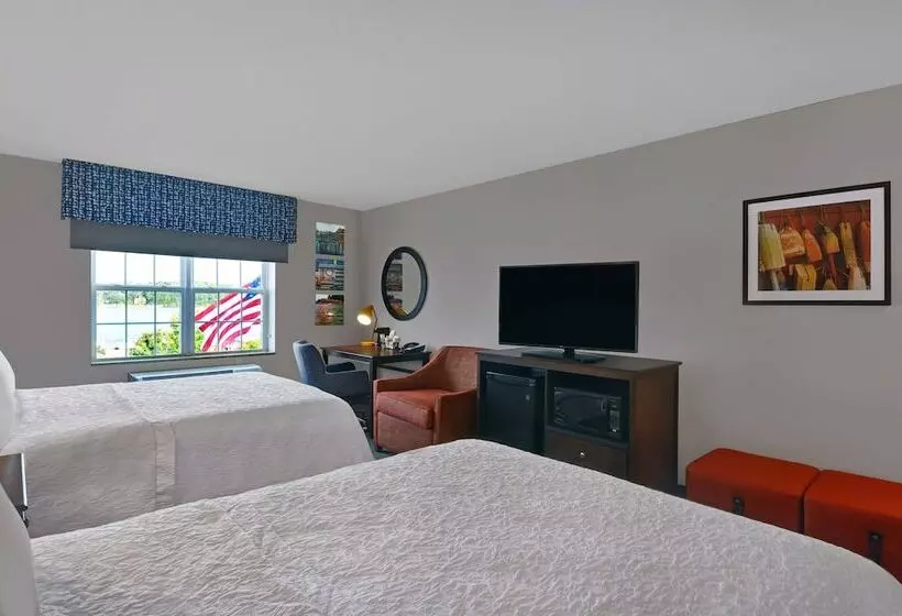 Standard-huone 2 Parivuodetta, Hampton Inn Bath