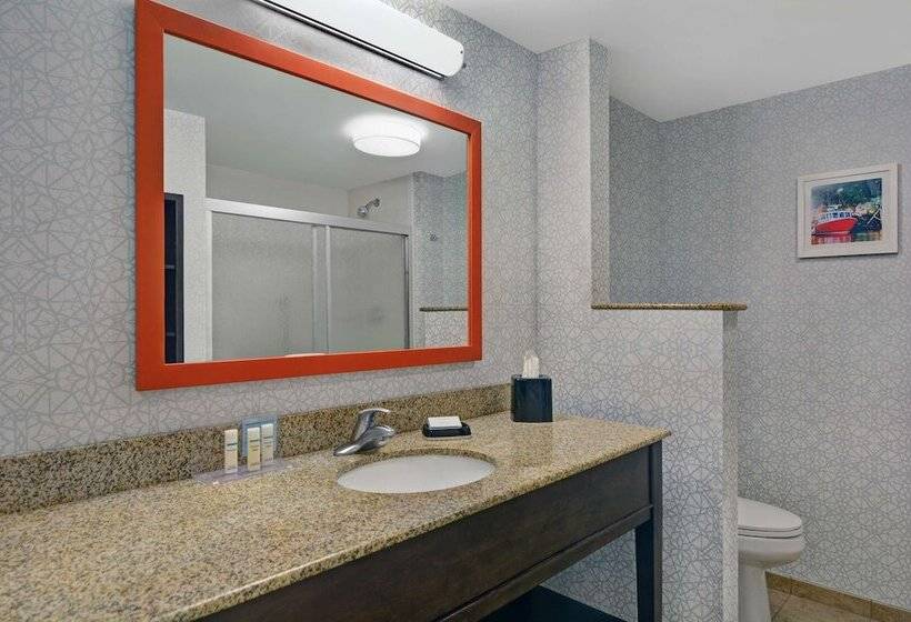 스탠다드 스튜디오 더블 침대, Hampton Inn Bath