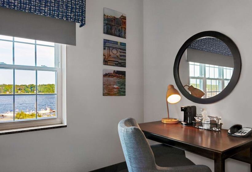 Номер Стандарт Двуспальная Кровать, Hampton Inn Bath