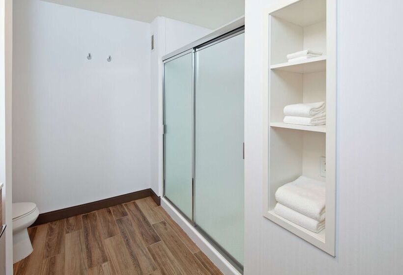 Номер Стандарт, Hampton Inn & Suites Chino Hills