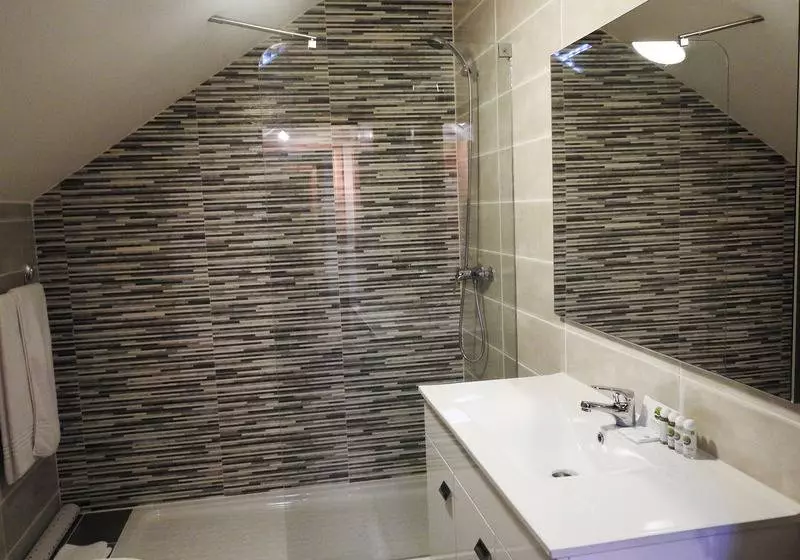 اتاق استاندارد با تخت بزرگ برای معلولان, Hampton Inn & Suites Seattle/kent,wa
