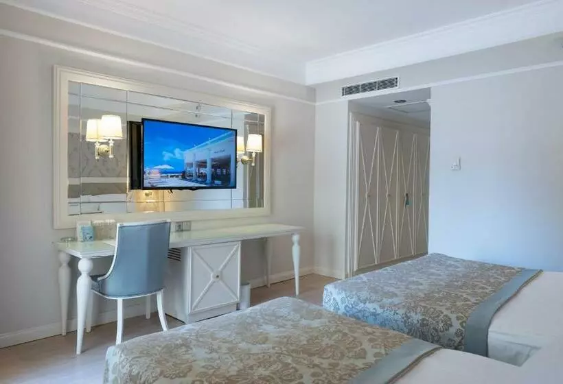 Basic Kolmen Hengen Huone, Kaya Artemis Resort & Casino