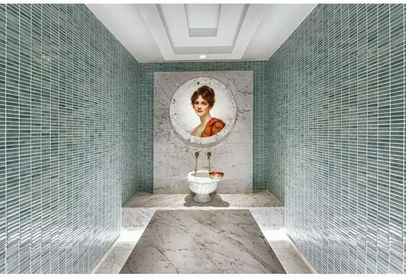 Sviitti Poreallas, Kaya Artemis Resort & Casino